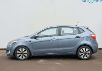 Подержанный автомобиль Kia Rio Hatchback 2013 года (8 фото)