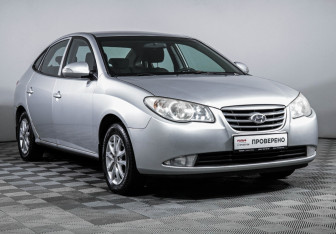Подержанный автомобиль Hyundai Elantra Sedan 2010 года (3 фото)