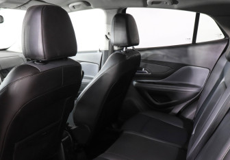 Подержанный автомобиль Opel Mokka 2014 года (12 фото)