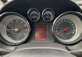 Подержанный автомобиль Opel Astra Hatchback 2014 года (16 фото)