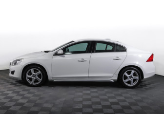 Подержанный автомобиль Volvo S60 2012 года (8 фото)