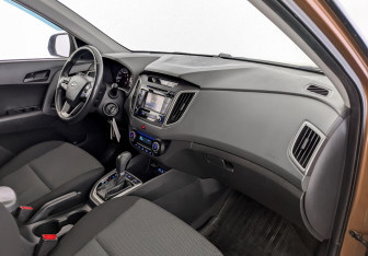 Подержанный автомобиль Hyundai Creta 2019 года (11 фото)