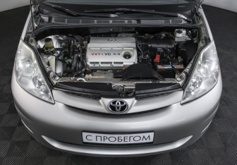 Подержанный автомобиль Toyota Sienna 2006 года (9 фото)