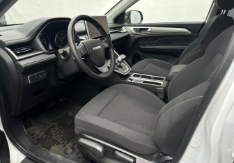 Подержанный автомобиль Haval M6 2023 года (9 фото)