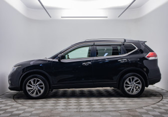 Подержанный автомобиль Nissan X-Trail 2017 года (8 фото)
