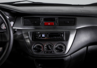 Подержанный автомобиль Mitsubishi Lancer Sedan 2007 года (12 фото)