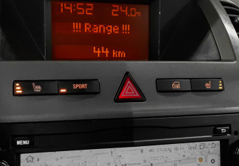 Подержанный автомобиль Opel Zafira Compactvan 2007 года (16 фото)