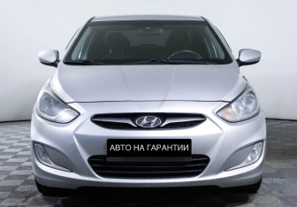 Подержанный автомобиль Hyundai Solaris Sedan 2012 года (2 фото)