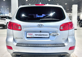 Подержанный автомобиль Hyundai Santa Fe 2009 года (5 фото)