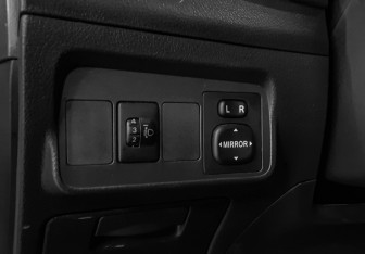 Подержанный автомобиль Toyota Corolla Sedan 2012 года (16 фото)