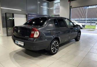 Подержанный автомобиль Renault Symbol 2004 года (4 фото)