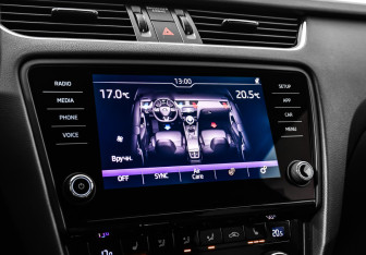 Подержанный автомобиль Skoda Octavia Liftback 2018 года (17 фото)