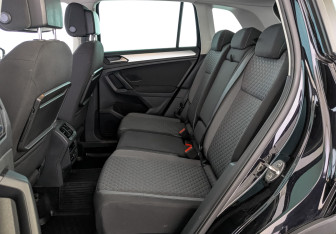 Подержанный автомобиль Volkswagen Tiguan 2018 года (18 фото)
