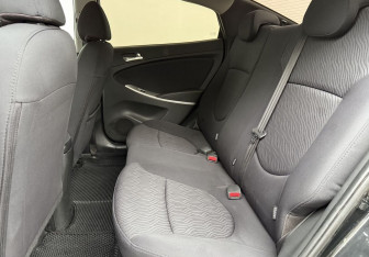 Подержанный автомобиль Hyundai Solaris Sedan 2013 года (11 фото)