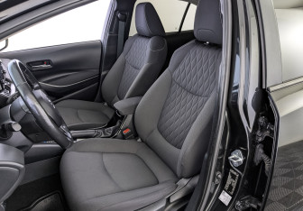 Подержанный автомобиль Toyota Corolla Sedan 2020 года (20 фото)