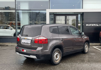 Подержанный автомобиль Chevrolet Orlando 2012 года (5 фото)