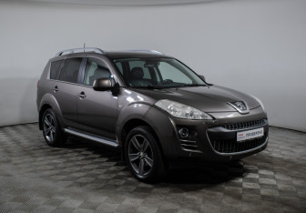 Подержанный автомобиль Peugeot 4007 2010 года (3 фото)