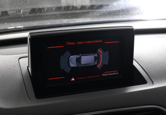 Подержанный автомобиль Audi Q3 2017 года (16 фото)