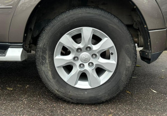 Подержанный автомобиль Mitsubishi Pajero 2015 года (16 фото)