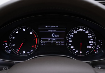 Подержанный автомобиль Audi A6 Sedan 2014 года (12 фото)