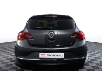 Подержанный автомобиль Opel Astra Hatchback 2014 года (6 фото)