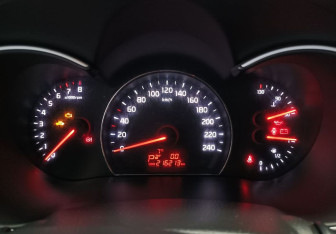 Подержанный автомобиль Kia Sorento 2017 года (11 фото)