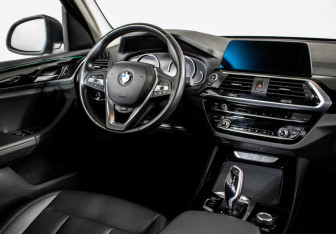 Подержанный автомобиль BMW X3 2020 года (15 фото)