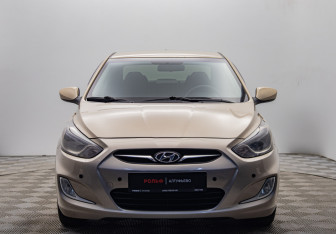 Подержанный автомобиль Hyundai Accent Sedan 2011 года (8 фото)