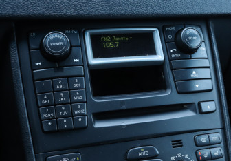 Подержанный автомобиль Volvo XC90 2004 года (17 фото)