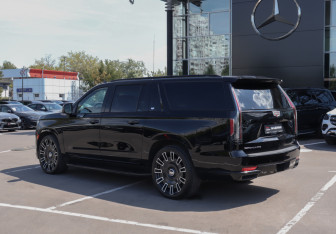 Подержанный автомобиль Cadillac Escalade Suv 2021 года (7 фото)