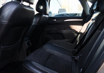 Подержанный автомобиль Citroen C4 Hatchback 2011 года (9 фото)