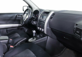 Подержанный автомобиль Nissan X-Trail 2012 года (9 фото)