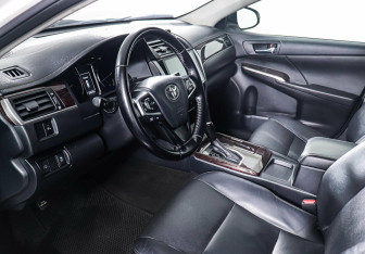 Подержанный автомобиль Toyota Camry Sedan 2016 года (11 фото)