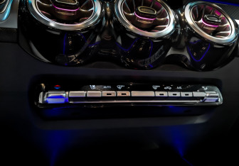 Подержанный автомобиль Mercedes-Benz GLB 2021 года (23 фото)