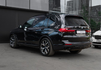 Подержанный автомобиль BMW X7 2020 года (6 фото)