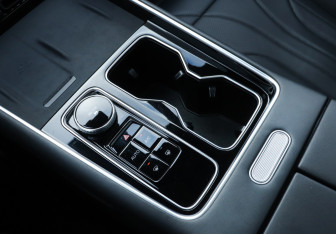 Подержанный автомобиль Chery Tiggo 9 2024 года (15 фото)