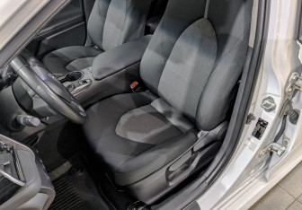 Подержанный автомобиль Toyota Camry Sedan 2021 года (20 фото)