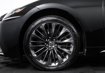 Подержанный автомобиль Lexus LS 2018 года (33 фото)