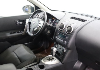 Подержанный автомобиль Nissan Qashqai 2011 года (10 фото)