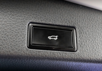 Подержанный автомобиль Volkswagen Touareg 2018 года (26 фото)