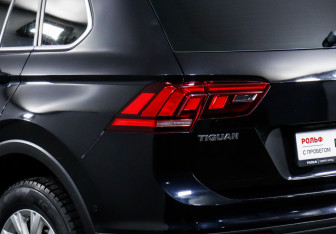 Подержанный автомобиль Volkswagen Tiguan 2018 года (16 фото)