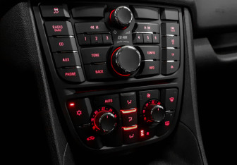 Подержанный автомобиль Opel Meriva 2012 года (14 фото)