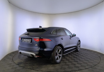 Подержанный автомобиль Jaguar F-Pace 2017 года (5 фото)