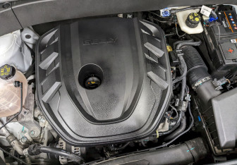 Подержанный автомобиль Geely Atlas 2024 года (9 фото)