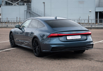 Подержанный автомобиль Audi A7 2018 года (7 фото)