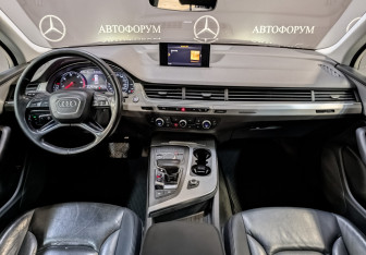 Подержанный автомобиль Audi Q7 2016 года (14 фото)