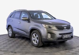 Подержанный автомобиль Kia Sorento 2014 года (3 фото)