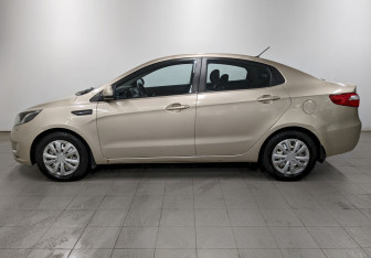 Подержанный автомобиль Kia Rio Sedan 2012 года (8 фото)