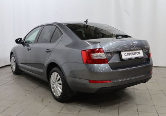 Подержанный автомобиль Skoda Octavia Liftback 2014 года (6 фото)