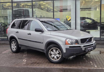 Подержанный автомобиль Volvo XC90 2004 года (3 фото)